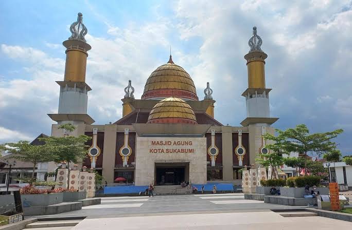 Masjid Agung Kota Sukabumi Ikon Religi dan Sejarah di Jantung Kota