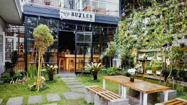 Butler Bar & Bistro — Tempat Makan dan Bersantai